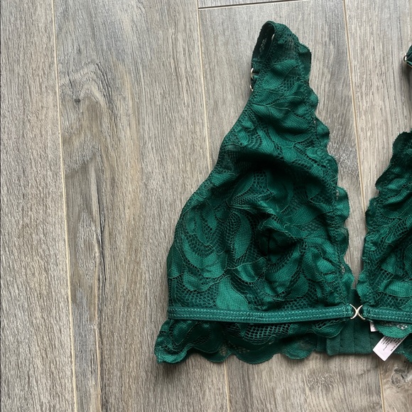 La Vie En Rose Green Lace Bralette - Picture 2 of 5